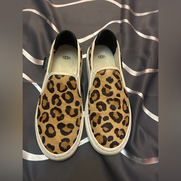 UGG Alameda Spotty Slip on Leopard Sneakers Size 9 - Picture 9 of 10
